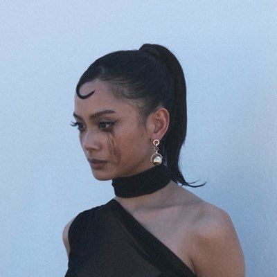 ylona.'s profile picture