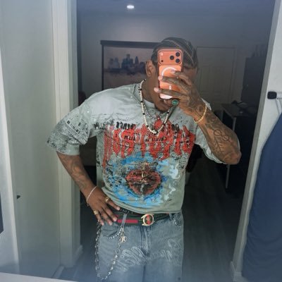 StroRealityV's profile picture