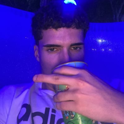 Mr V's profile picture