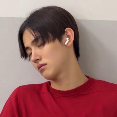 eomghello's profile picture