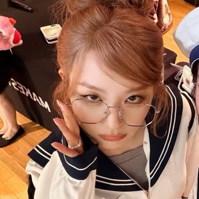 h̆̈ĭ̈ 🐻's profile picture
