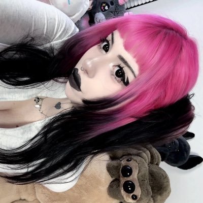blair ⎛|\ ^•⩊•^ /|⎞'s profile picture