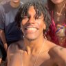 o barril que quebra coco de murro profil fotoğrafı