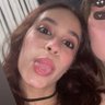 isabella dewes's profile picture