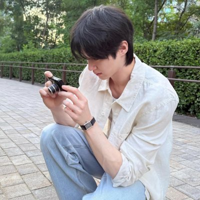 j.'s profile picture
