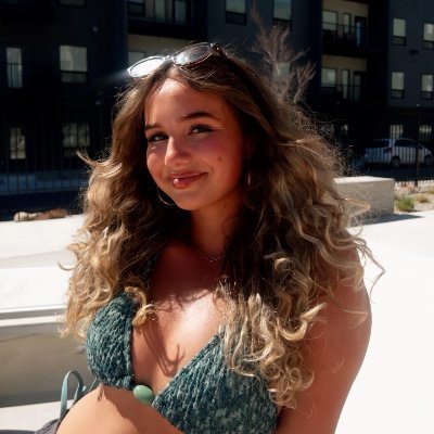 Ella's profile picture