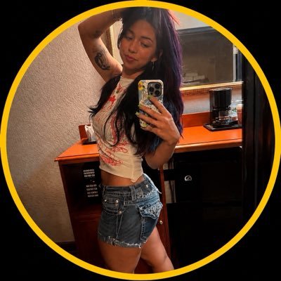 zoe ꩜🐸🌻's profile picture