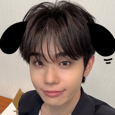 Ren ★ 토비🐾 saw zb1 & txt's profile picture