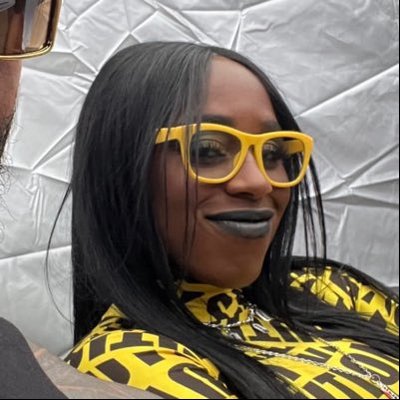 shaunti ⚠️ naomob’s president's profile picture
