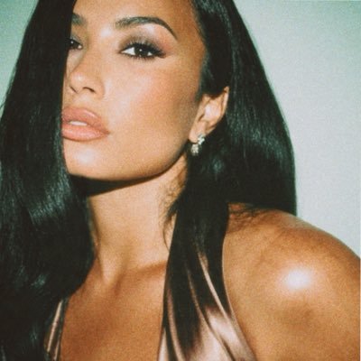 ⋆'s profile picture