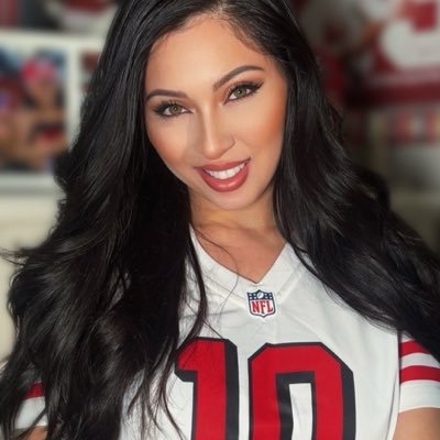 ❤️J O V A H N A💛's profile picture