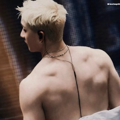 FvckmYh0l3's profile picture