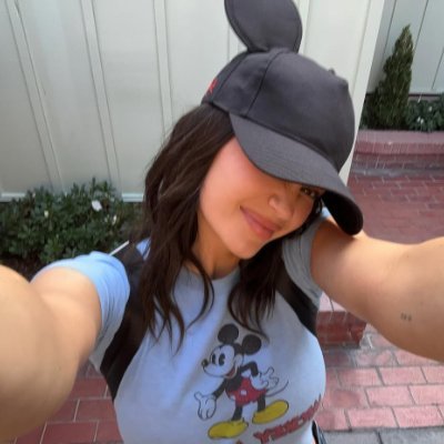 Unhingedclub's profile picture