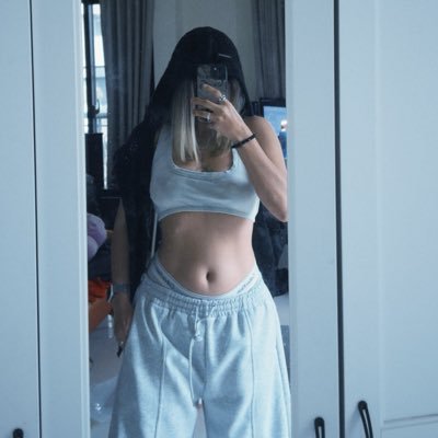 mmm's profile picture