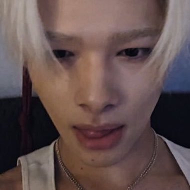 zai saw enha's profile picture