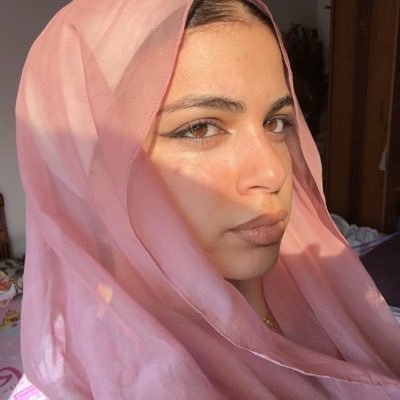 بَ's profile picture