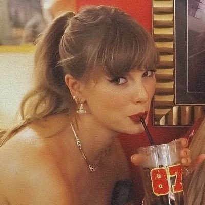 bluestrayy's profile picture