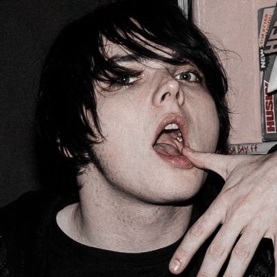 ierooween's profile picture