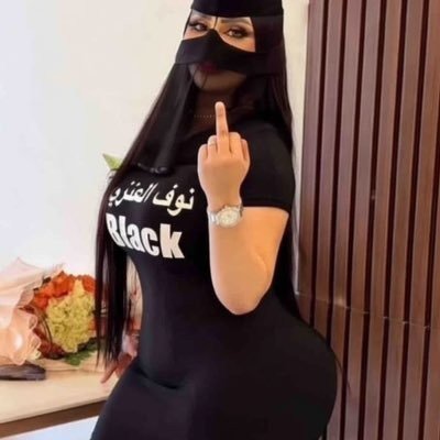 QdybJ32136's profile picture