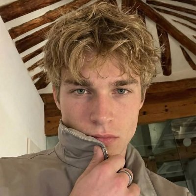 𝘡𝘢𝘪𝘳𝘢メ𝟶's profile picture
