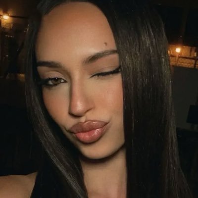lin୨ৎ's profile picture