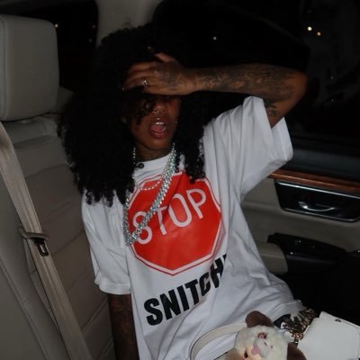 B&xlightskintannedhotbutteredsoul's profile picture