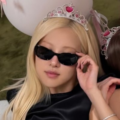 hollievamp's profile picture