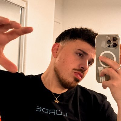 artemxcx's profile picture