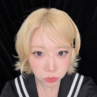lip__ves's profile picture