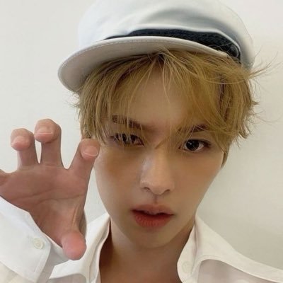 เพเฝฒ wiwi .แ ๐ฉทsaw skz๐โห.โ's profile picture