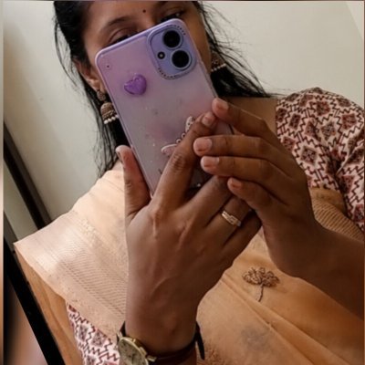itz_radhi3's profile picture