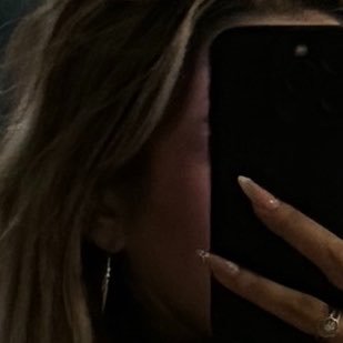 liriidona_'s profile picture