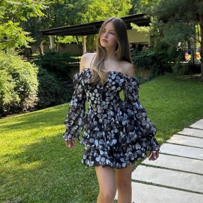 BellaFayax's profile picture