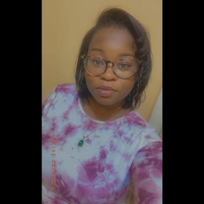 MsChryssieE's profile picture