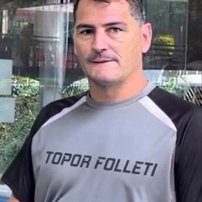 EXPOSING IKER CASILLAS's profile picture