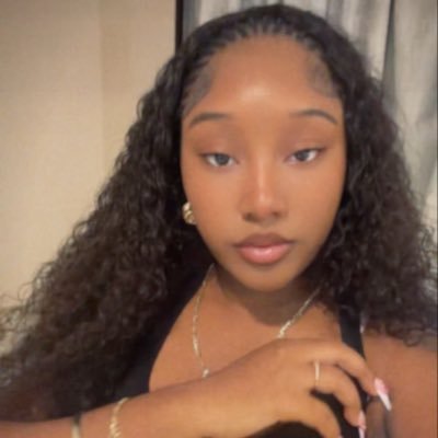 ηιүα ♛'s profile picture