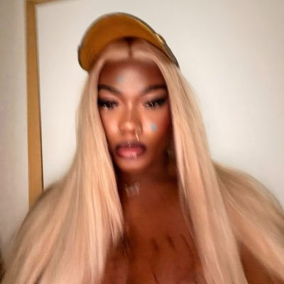 Shit👅's profile picture