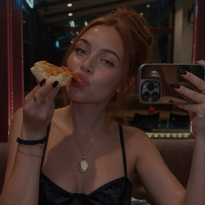 Clara valverde's profile picture