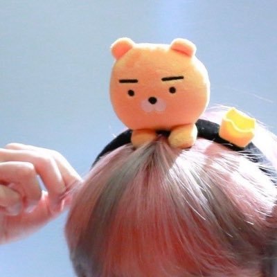 🪭 sue⁷ ࿔₊• misses BTS :('s profile picture