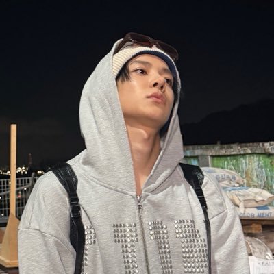 ev.'s profile picture