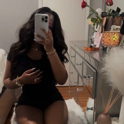 ๐๐๐๐ ๐ค.'s profile picture
