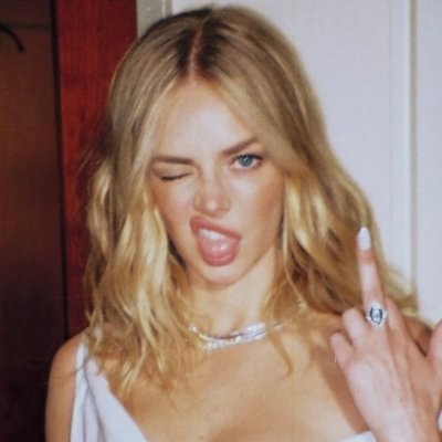 queenofIimbo's profile picture