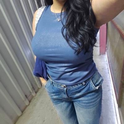 r's profile picture