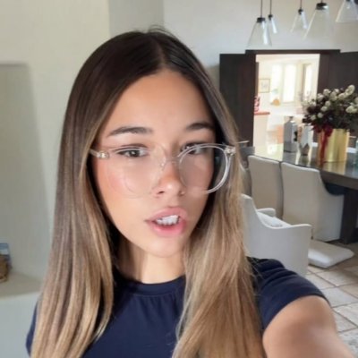 Chloe Parker (Check Bio)'s profile picture