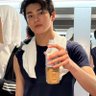 b's profile picture