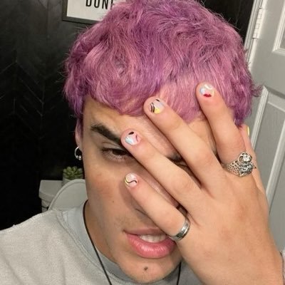 nicoᵕ̈ 𑣲𝘓𝘰𝘷𝘦𝘴 𝘥𝘳𝘦𝘸𑁤's profile picture