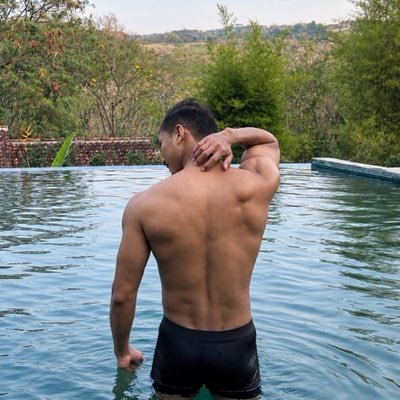 T R I's profile picture