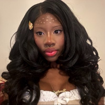 𐙚 bambi's profile picture