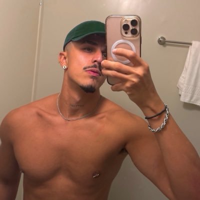 MlkFetishista's profile picture