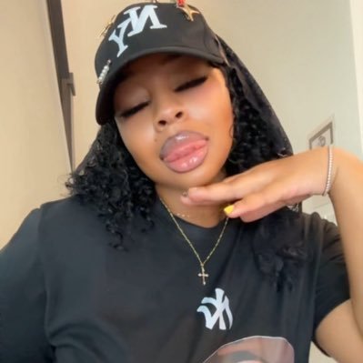 Hoe.But make it fashion.'s profile picture